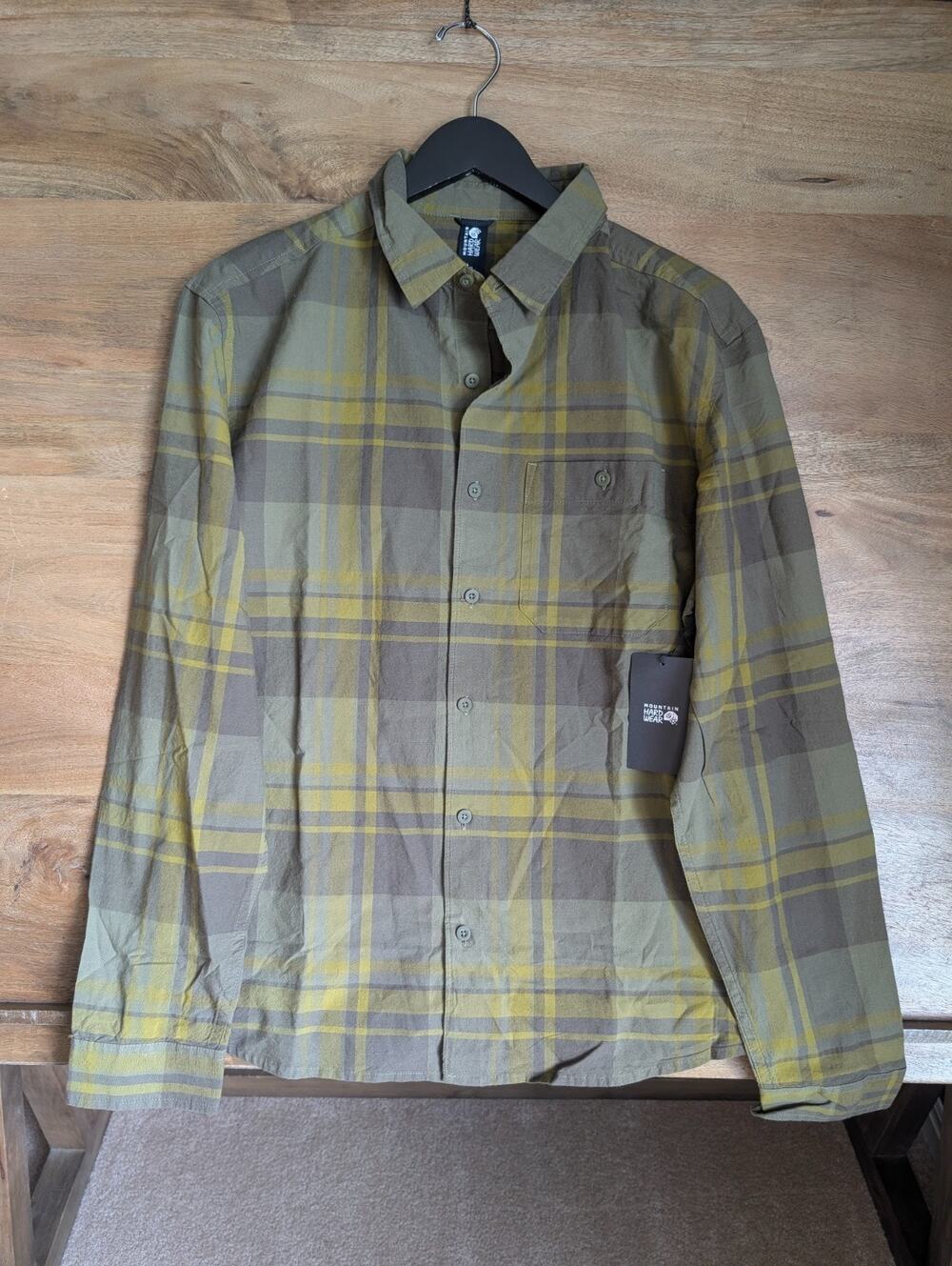 Mountain Hardwear Shirt Mens Medium Green Plaid Long Sleeve Collar Button-Up NWT